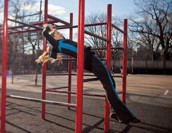 Nikkie Zanevsky ’07 practices “the underbar.”PHOTO: Andy Outis